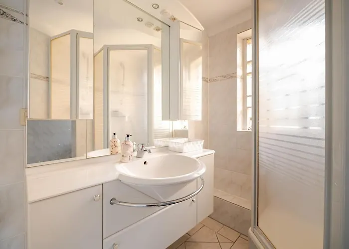 Apartment Familien Oase Mit Jacuzzi Und Garten