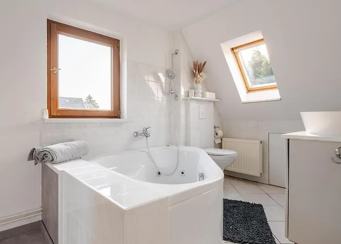 Familien Oase Mit Jacuzzi Und Garten Apartment *