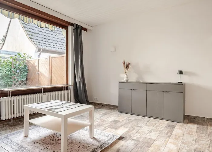 Familien Oase Mit Jacuzzi Und Garten